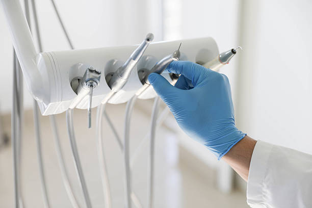 Professional Emergency Dentist technician working in Gold River, CA